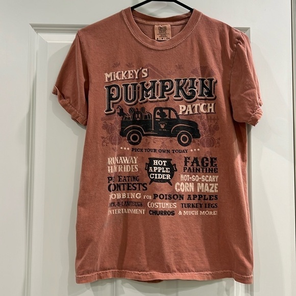 Tops - Mickey’s Pumpkin Patch t-shirt